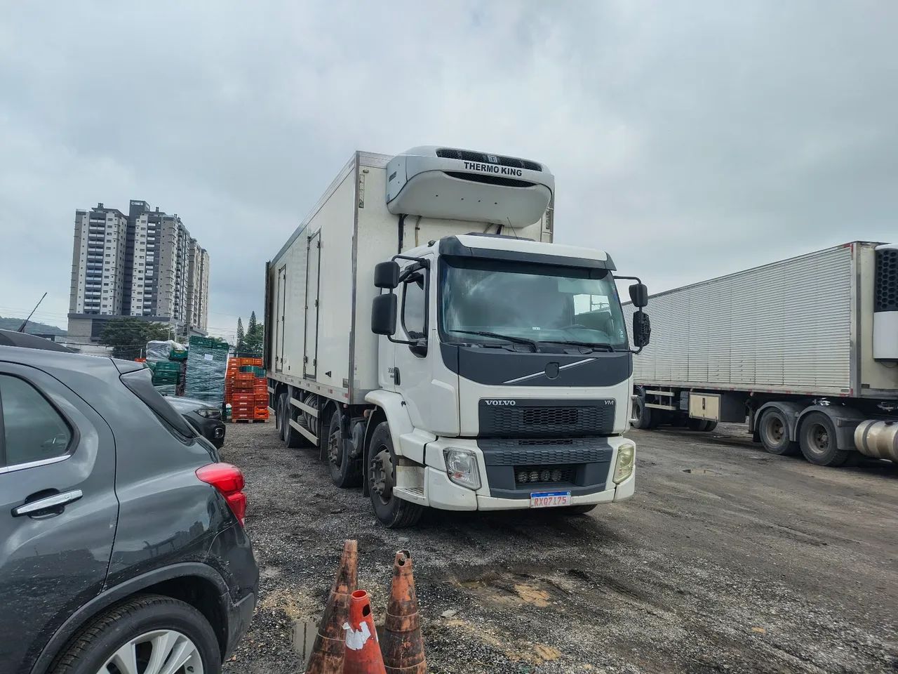Volvo Vm 330 8x2 bitruck  - Foto 2