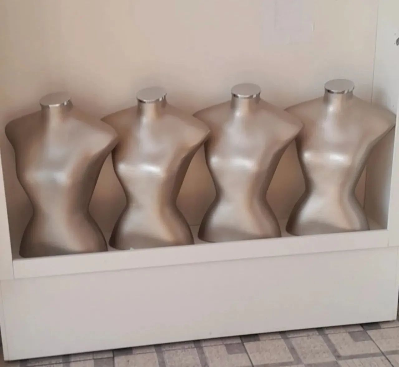 Loja roupas móveis arara expositor cabide provador busto - Foto 5
