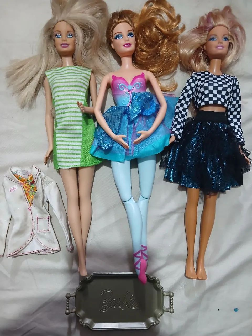 Lote boneca barbie e acessórios 