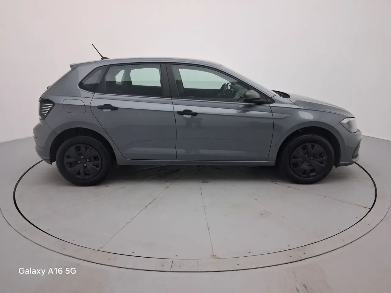 Volkswagen Polo Track 1.0 Flex 12V 5p, foto 6 de 18
