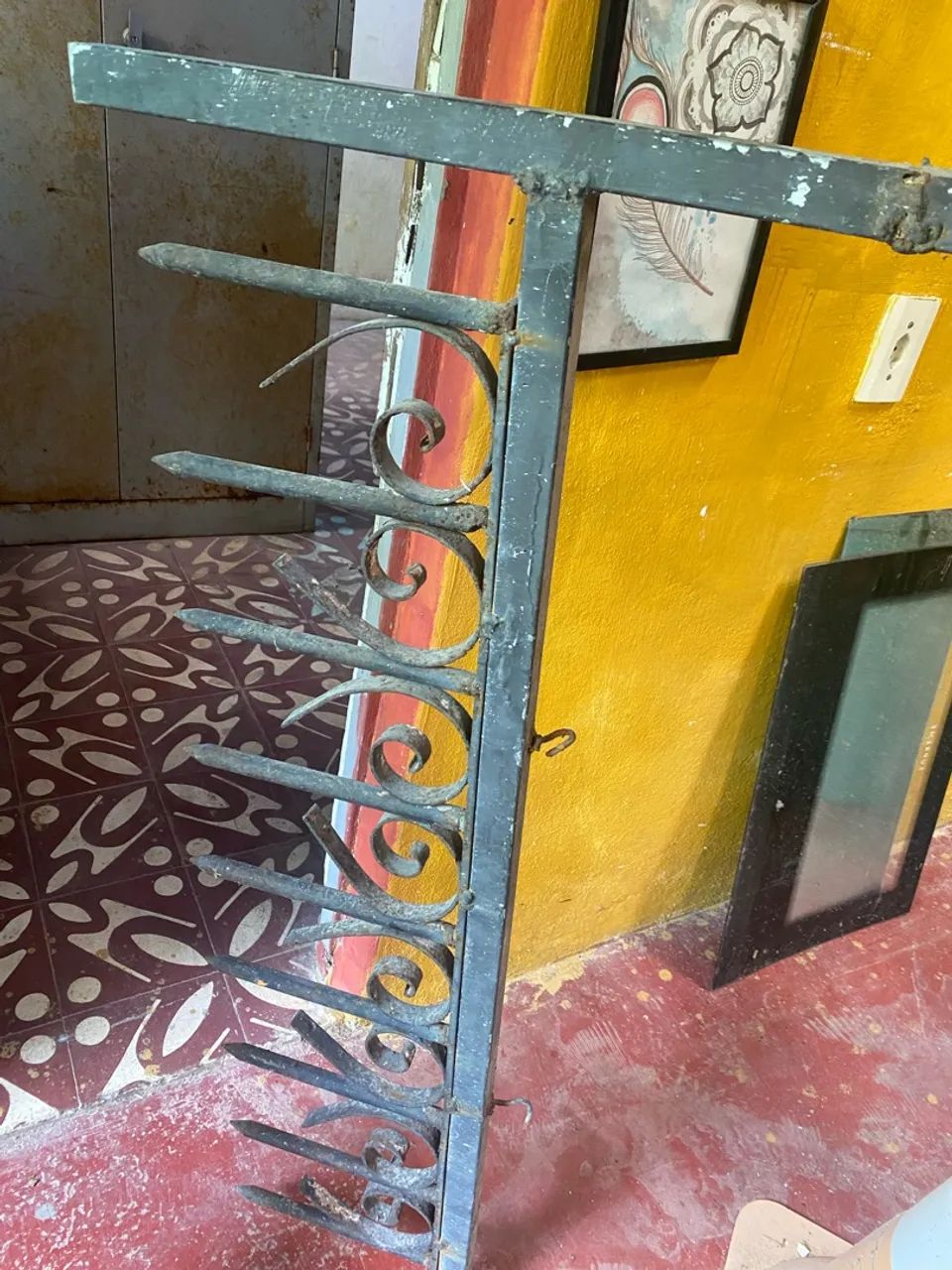 Suporte de placa em ferro