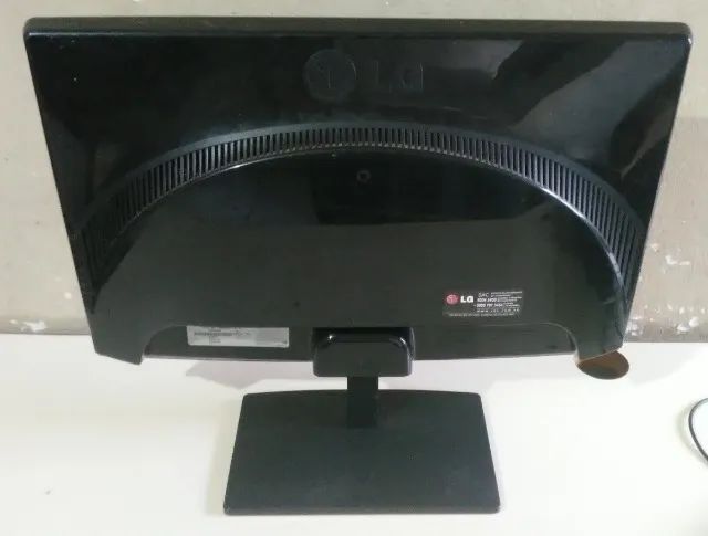 VENDO MONITOR USADO DE 19 POLEGADAS - Foto 2