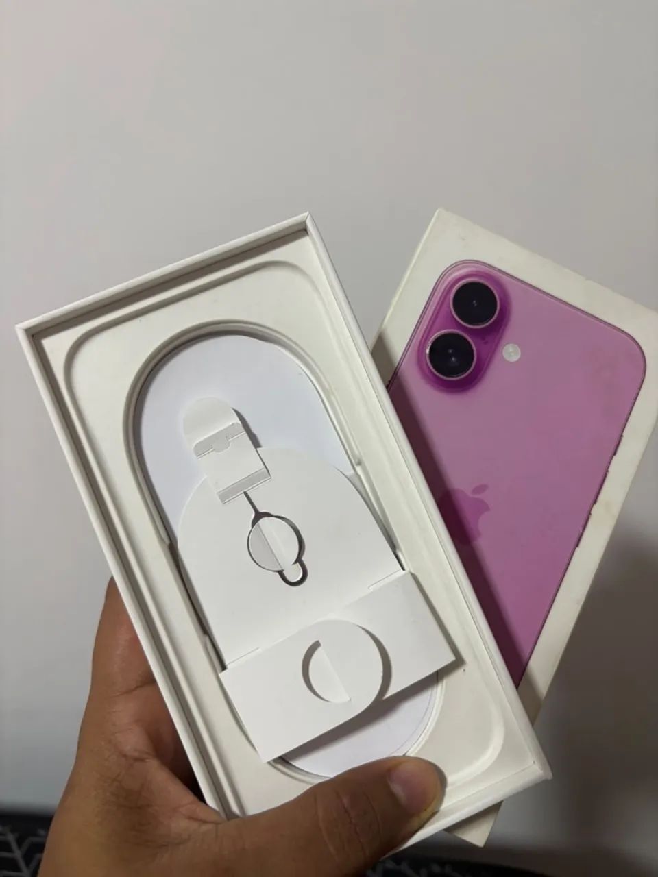 iPhone 16