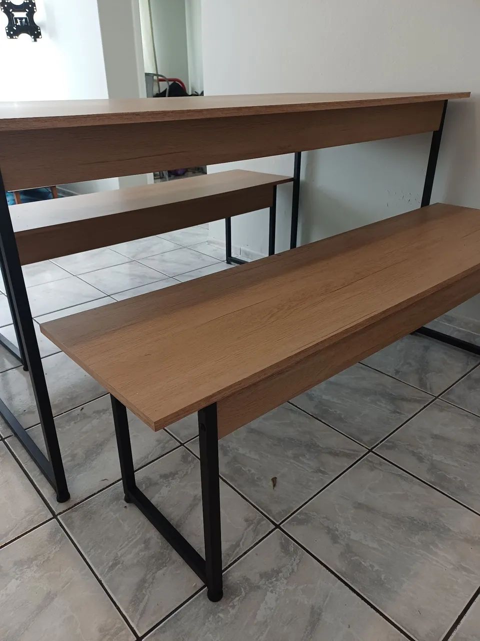 Conjunto mesa e bancos - Foto 4
