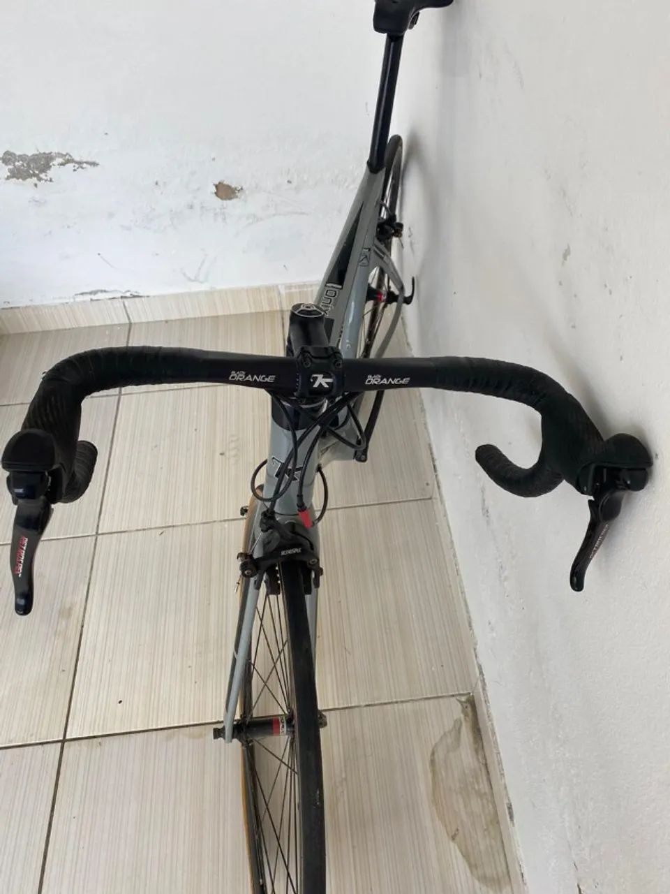 Bicicleta Black Orange Speed Onix Comp Carbon Preto e Cinza - Foto 3