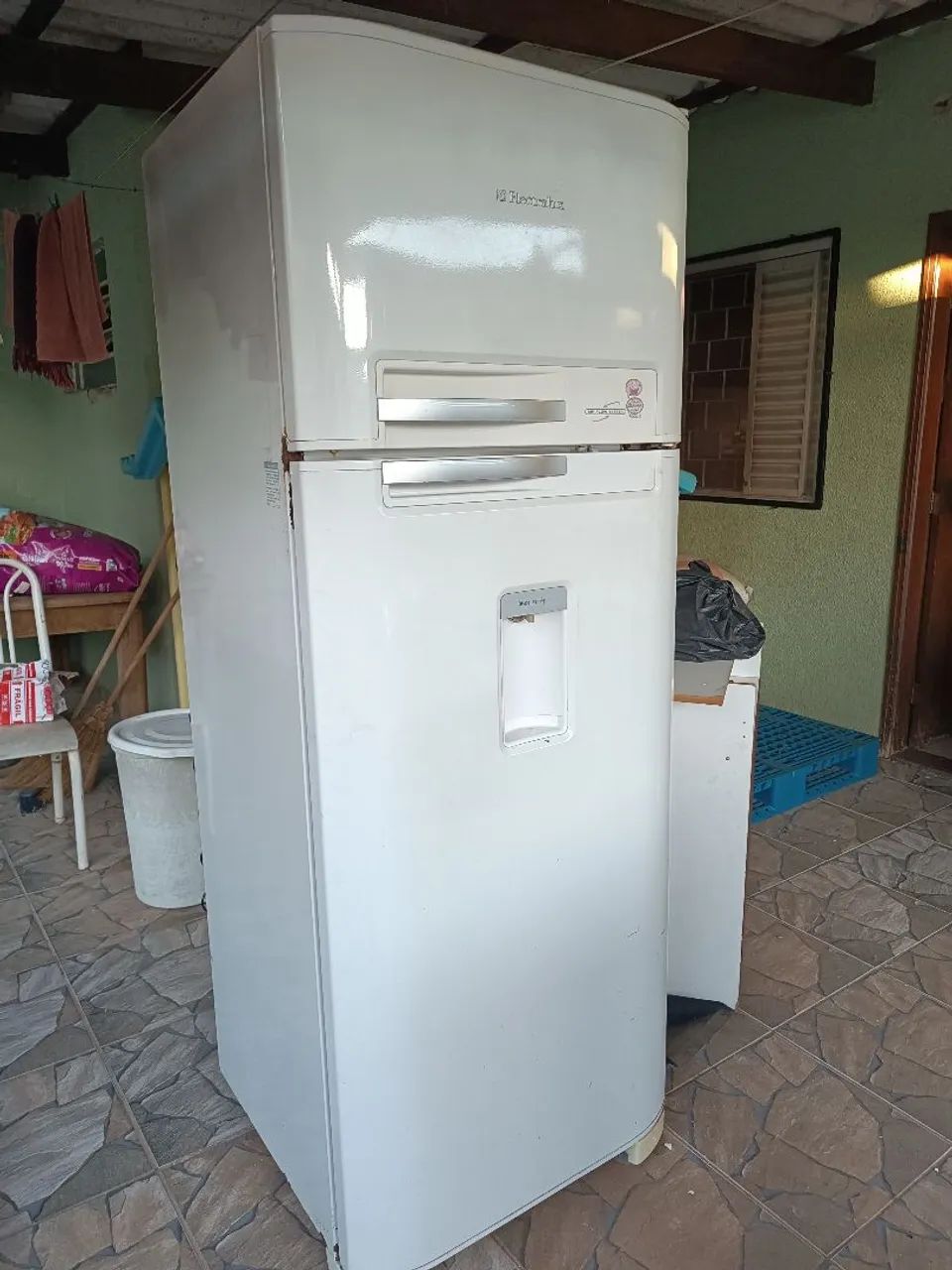 Geladeira Eletrolux 468L Usada