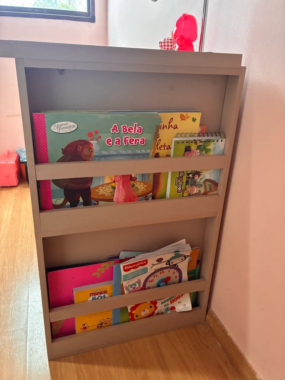 Bancada de estudos com porta livros 
