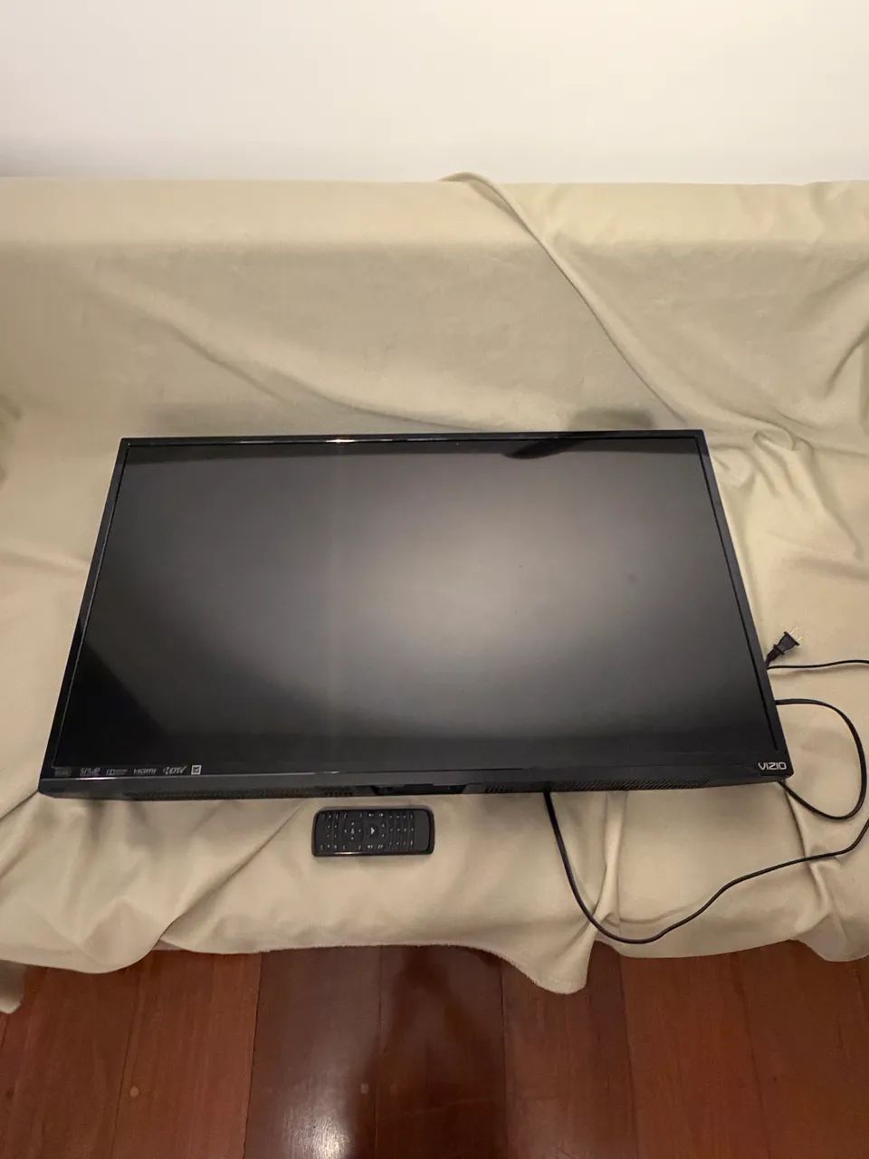 TV Vizio LED LCD 38,5 polegadas 9 anos de uso (não é smart)