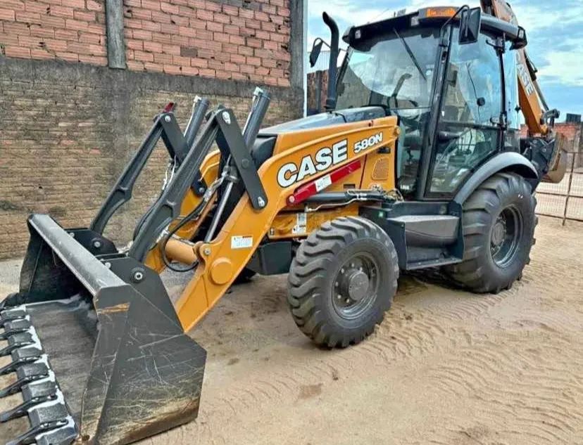 Retroescavadeira Case 580N