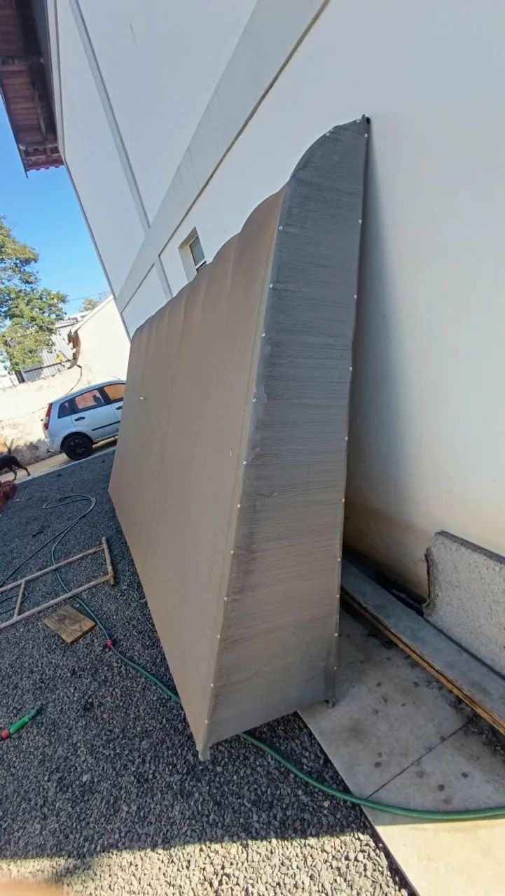 Toldo metálico 2,20m x 4,40m bem conservado - Foto 3