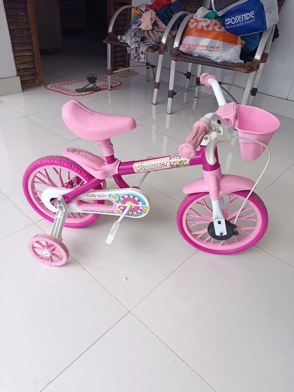 Vendo bicicleta infantil aro 12 - Foto 2