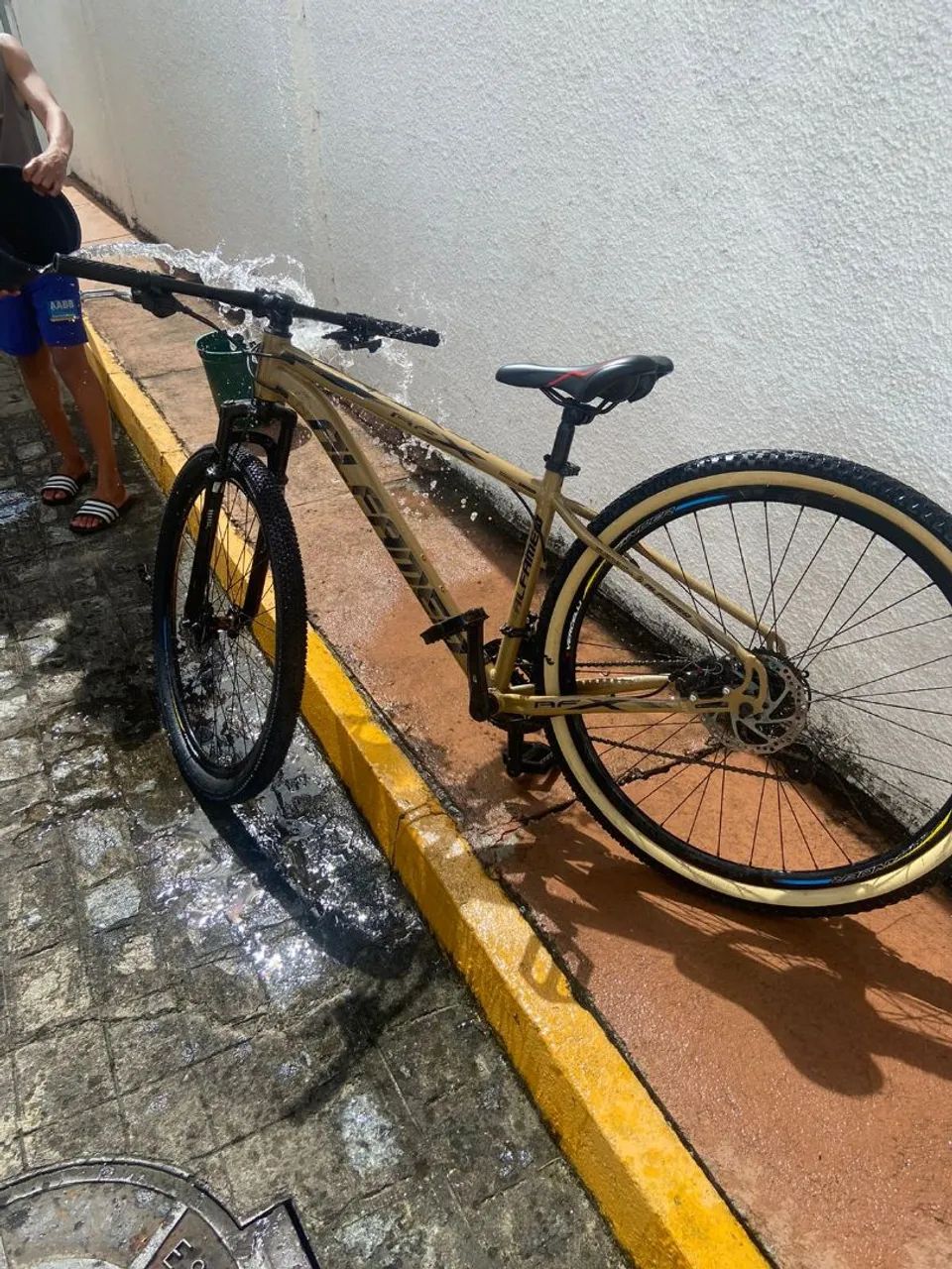 ? Bicicleta Aro 29 + ? Xbox Series S 512GB - Seminovos, Estado Impecável