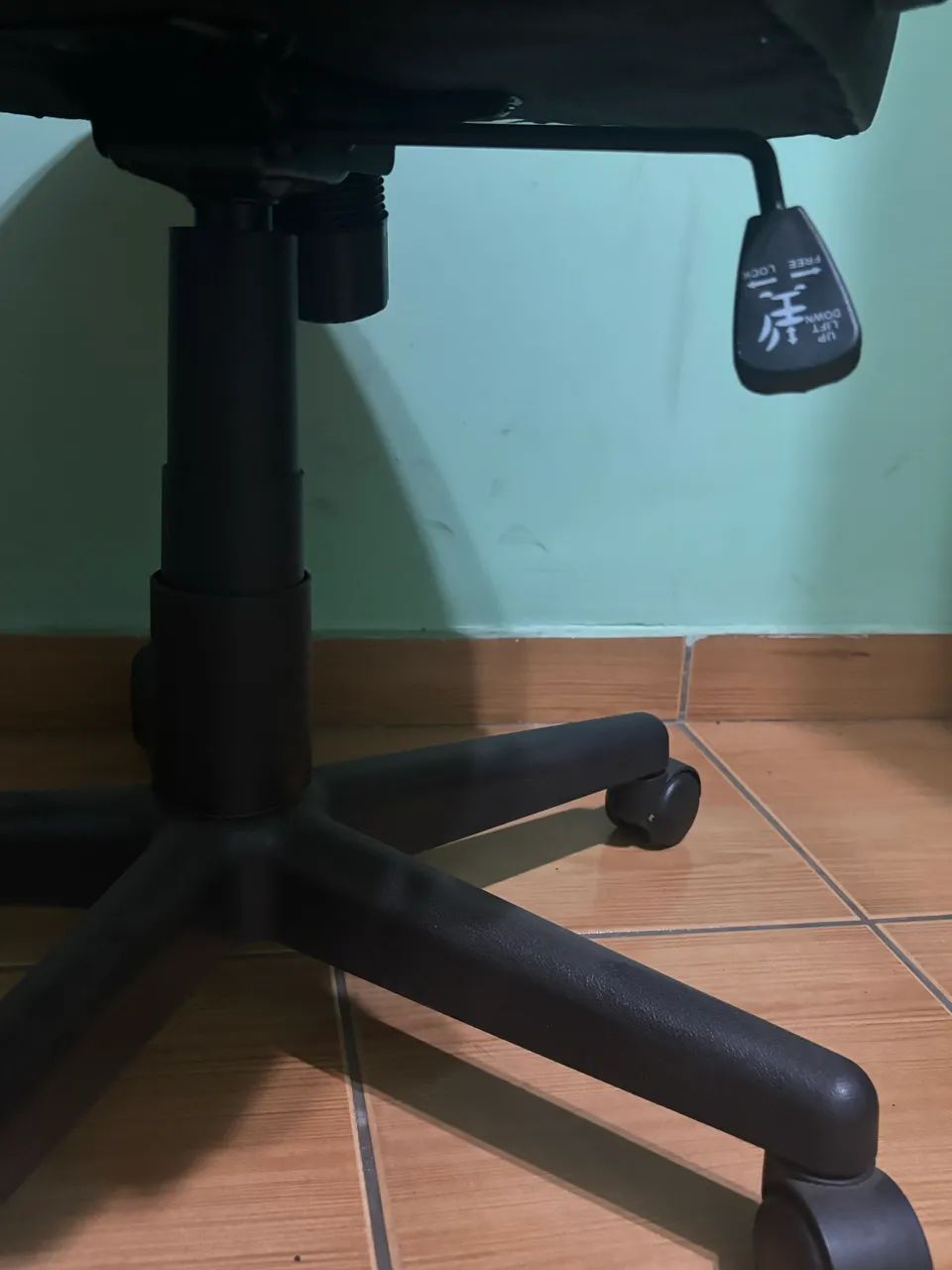 Cadeira Gamer C/ 3 meses de uso - Foto 4