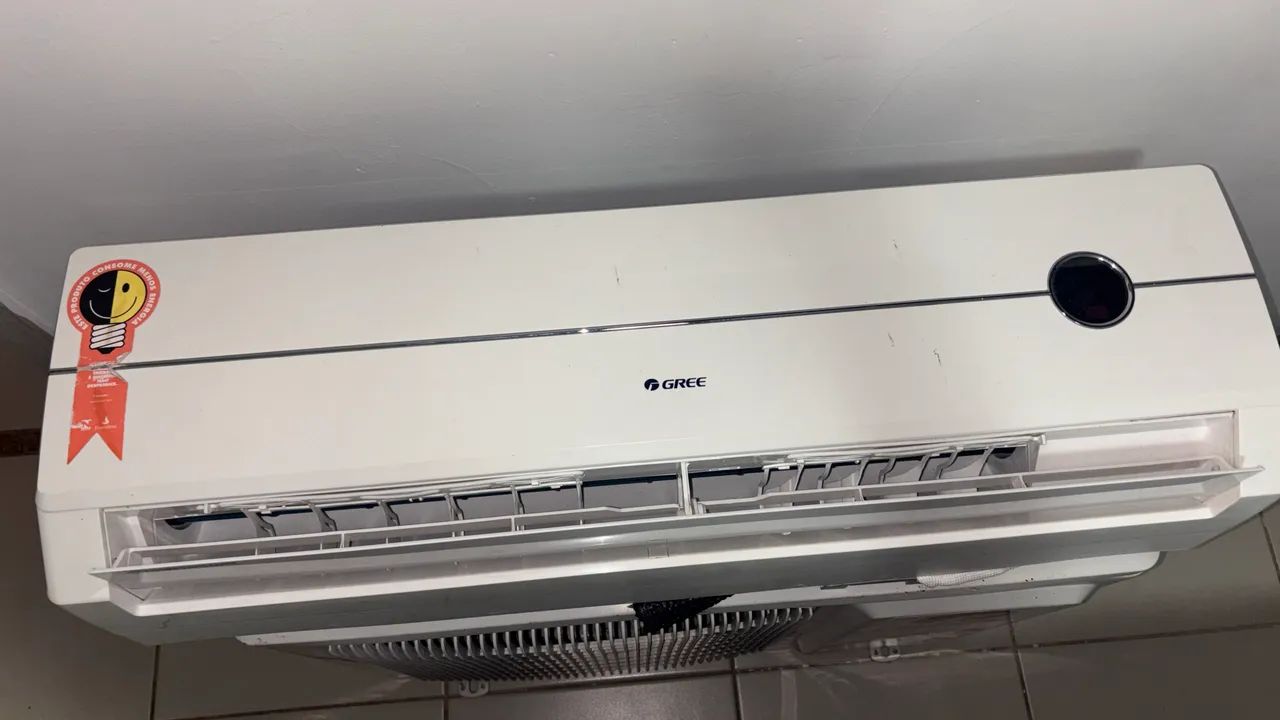 Ar-condicionado Gree Split 12.000 BTUs - 220V