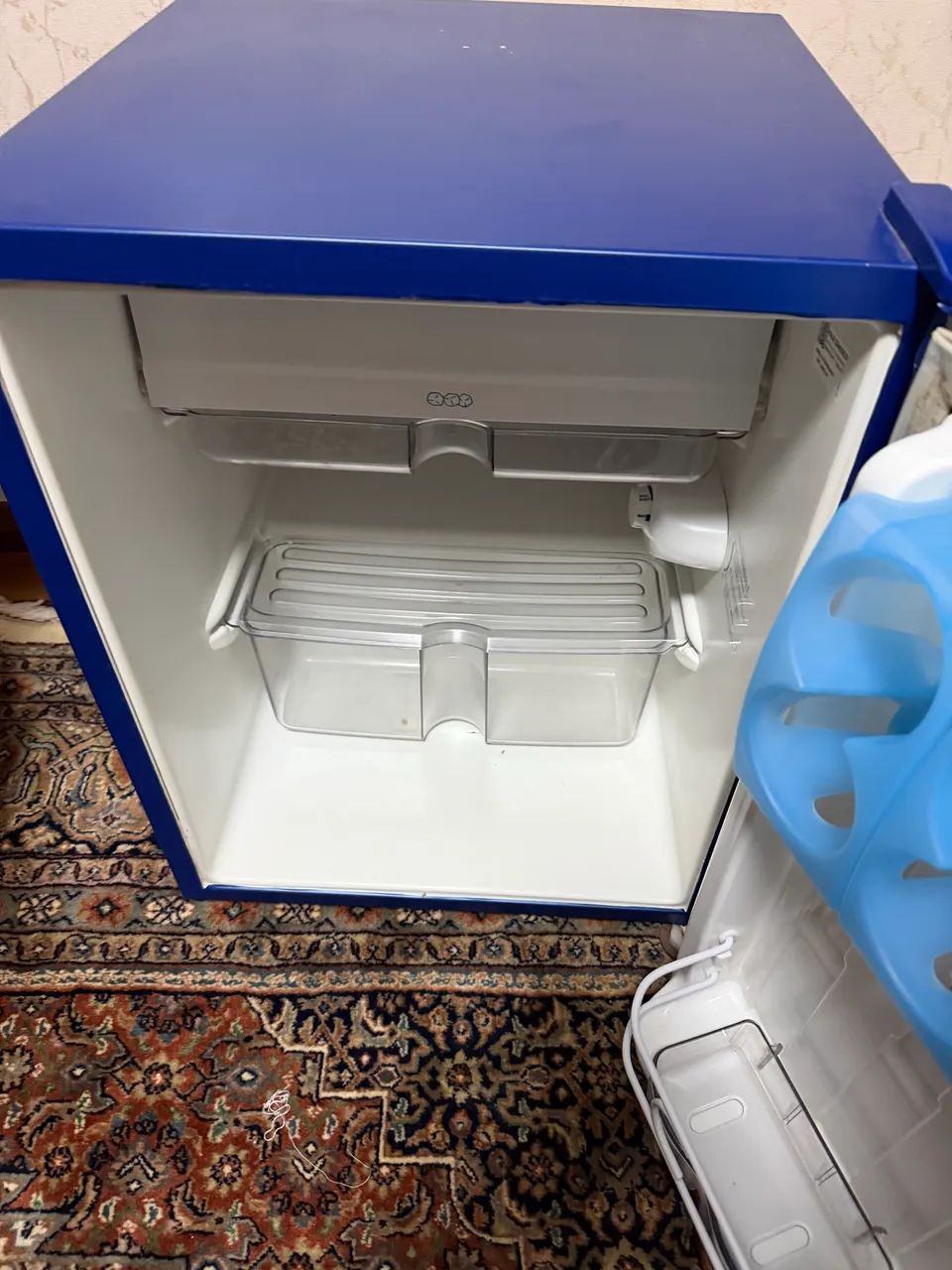 Frigobar em ótimo estado - azul - Foto 3