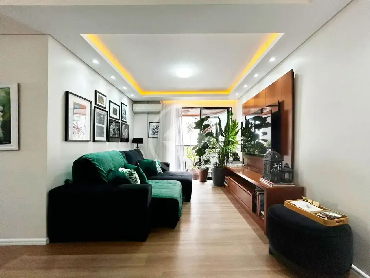 AK-APARTAMENTO NO ESTREITO À VENDA  03 QUARTOS (1 SUÍTE)  VAGA COBERTA  PRÉDIO COM ELEVADO