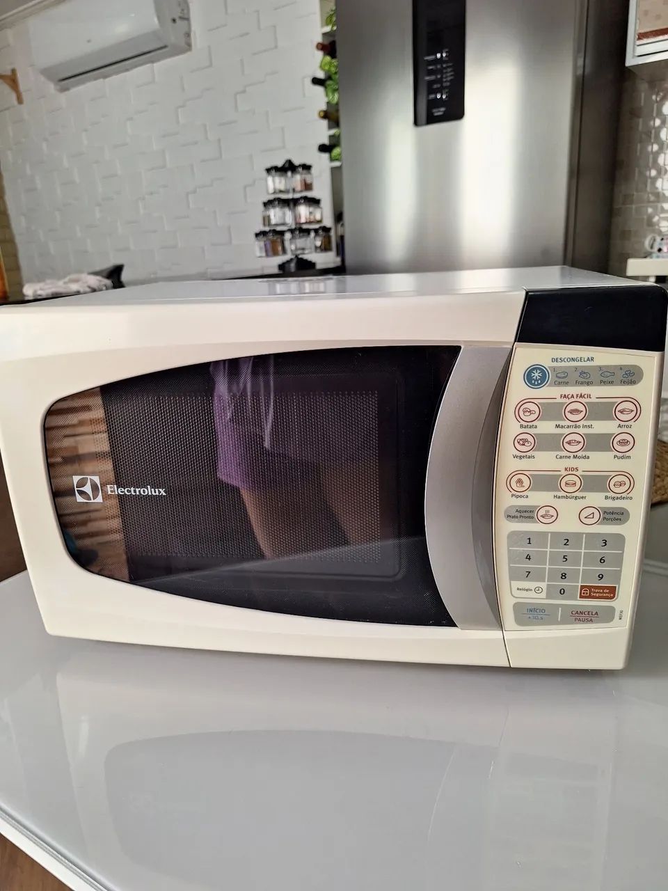 Microondas eletrolux 20l - Foto 4