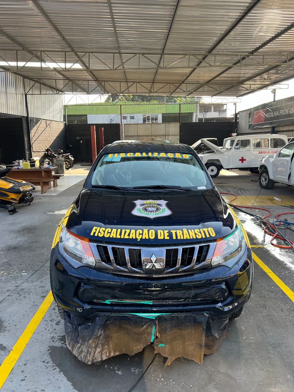 FUNILARIA PINTURA RESTAURAÇÃO LEVES E PESADOS - Foto 4