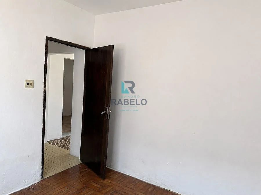 CASA À VENDA PRÓXIMA À PREFEITURA DE LORENA-SP - Foto 4