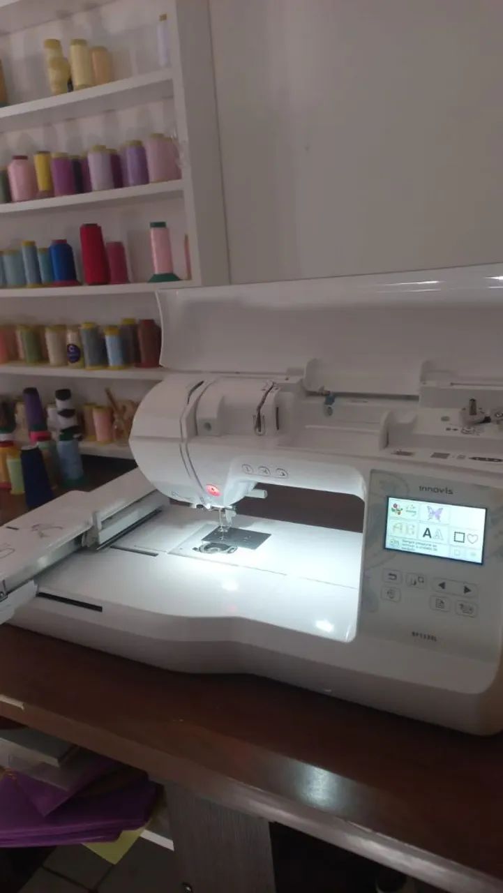 Máquina bordar computadorizada