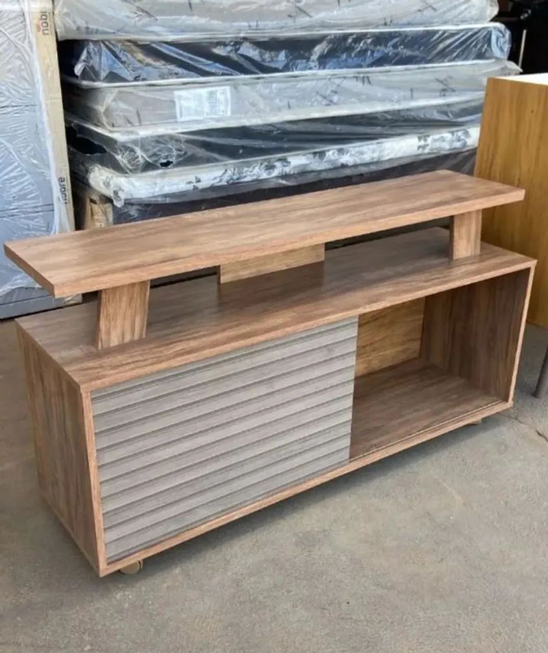 Rack para TV porta de correr