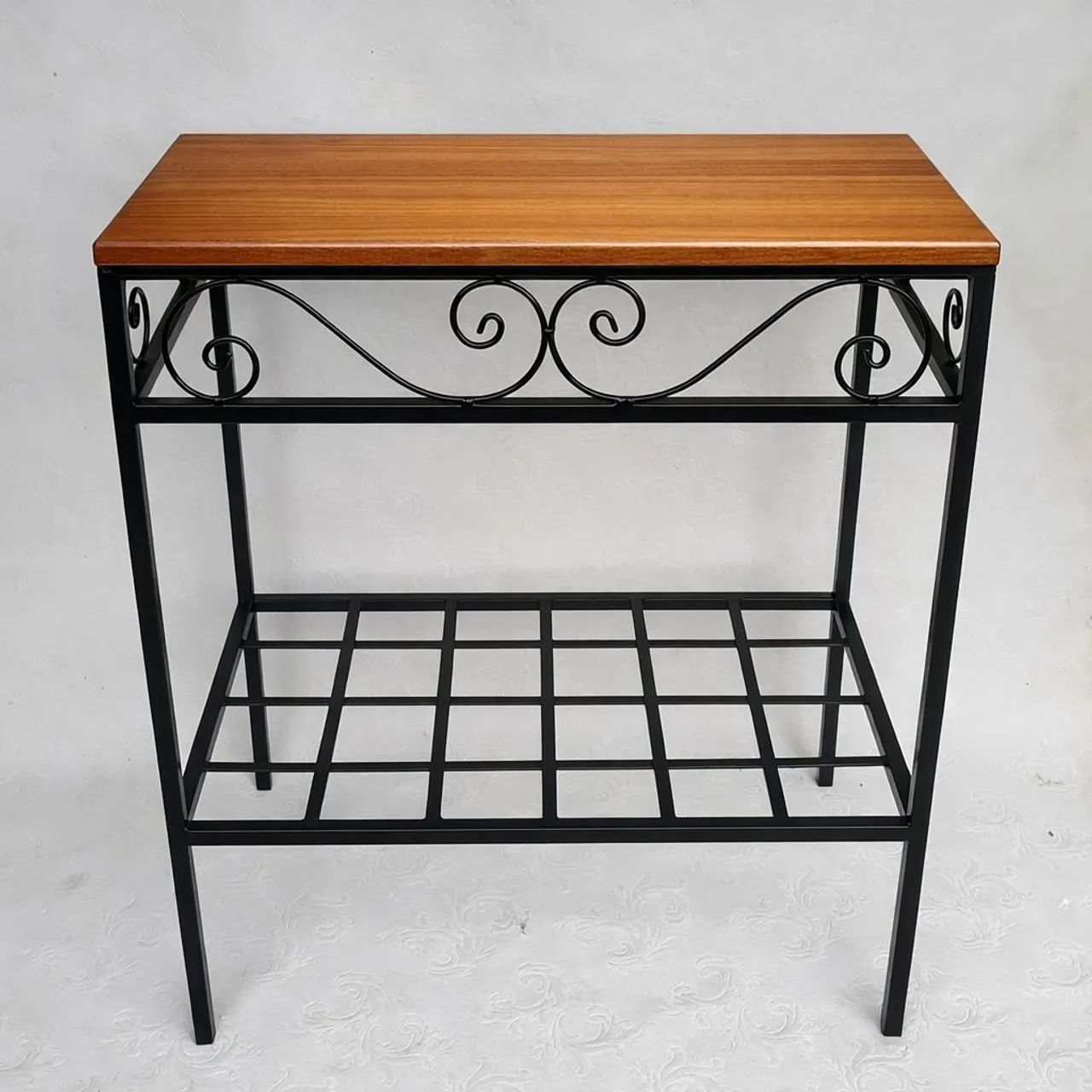 Mesa Lateral em Ferro com Tampo de Madeira65579524744066121
