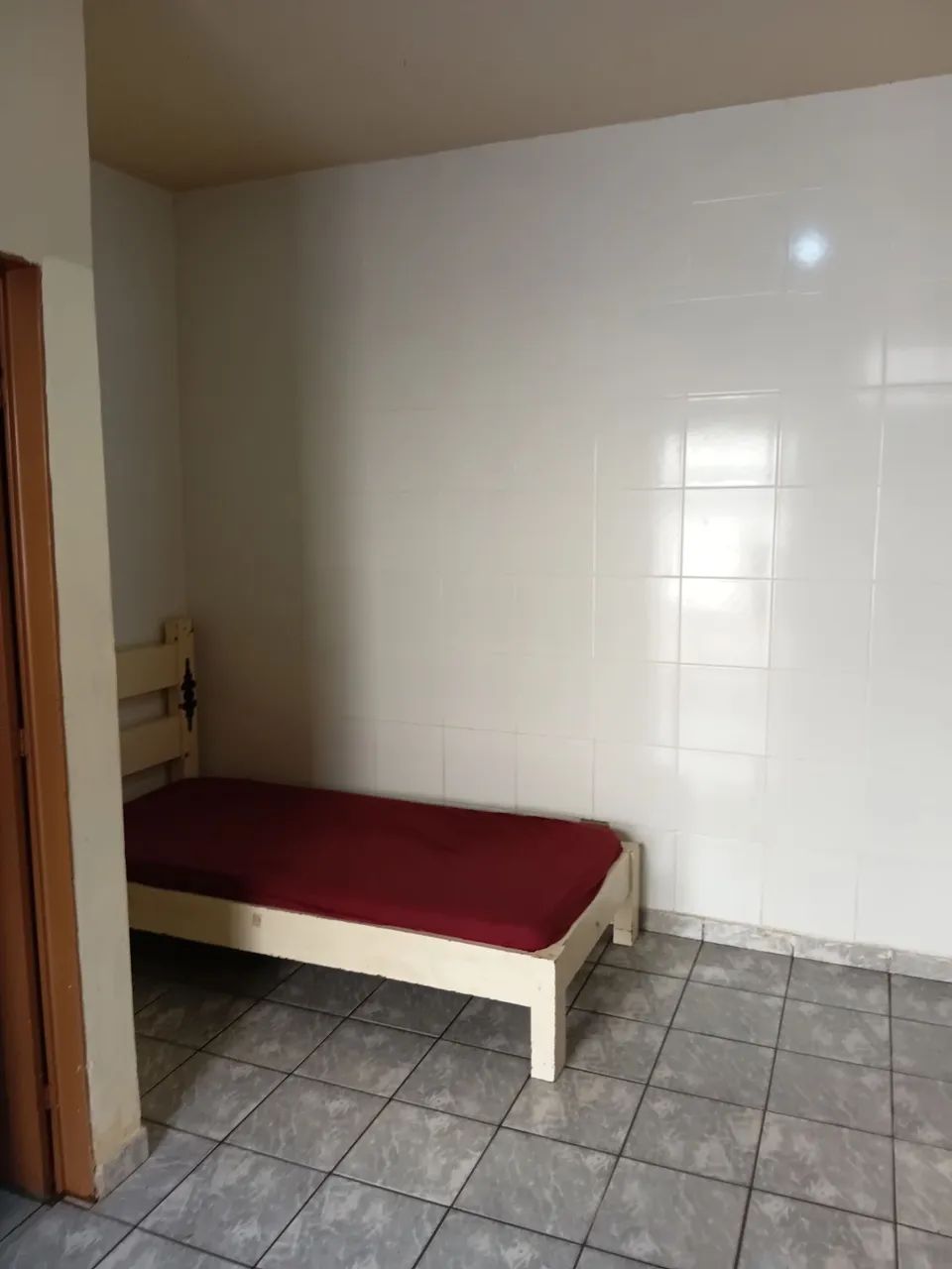 Quarto/suíte individual masculino perto da ufu