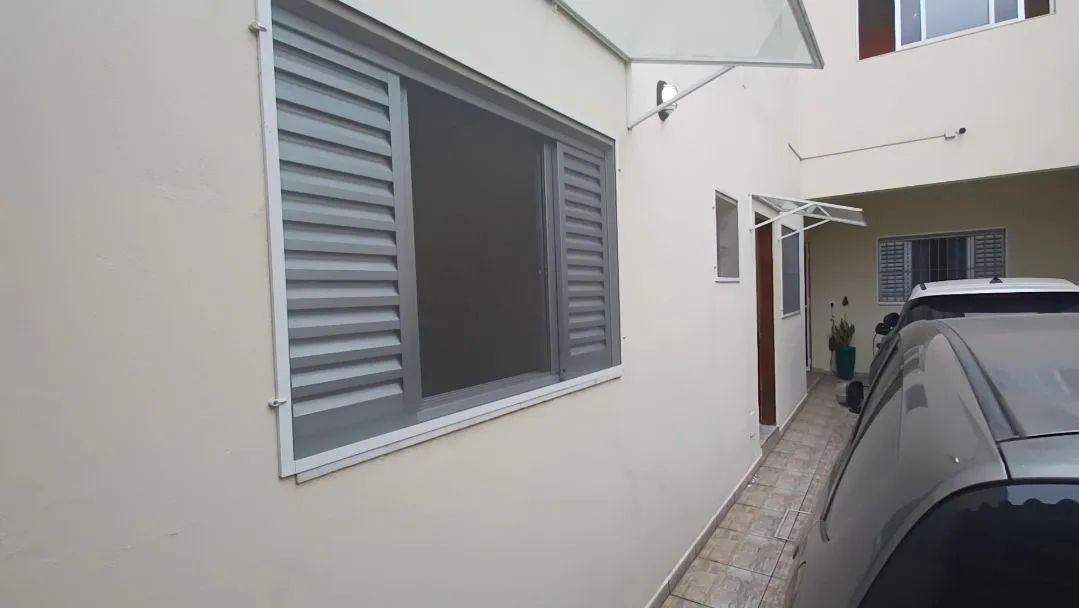 Casa com 2 cômodos próximo das estação primavera interlagos