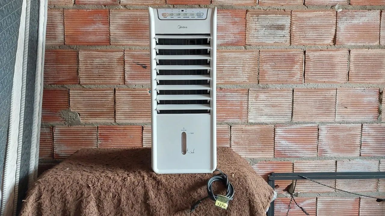 Vendo esse Climatizador Midea. - Foto 2