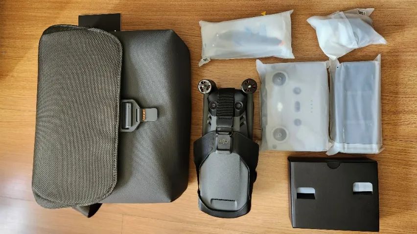 DJI MAVIC 3 COMBO HOMOLOGADO. POUCO USO