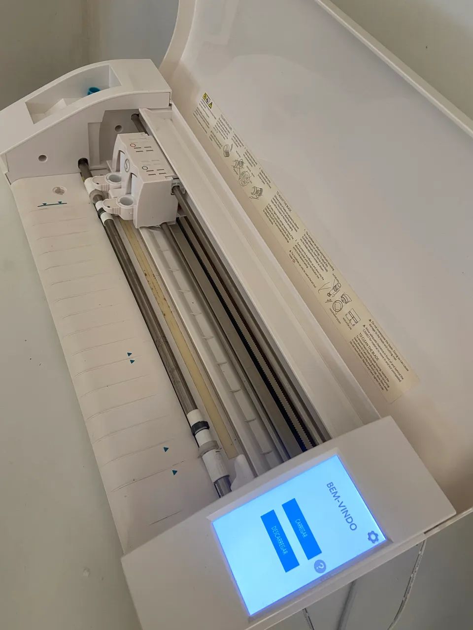 Silhouette Cameo 3 with Fabric Needle – Price Negotiable – Credit Cards Accepted