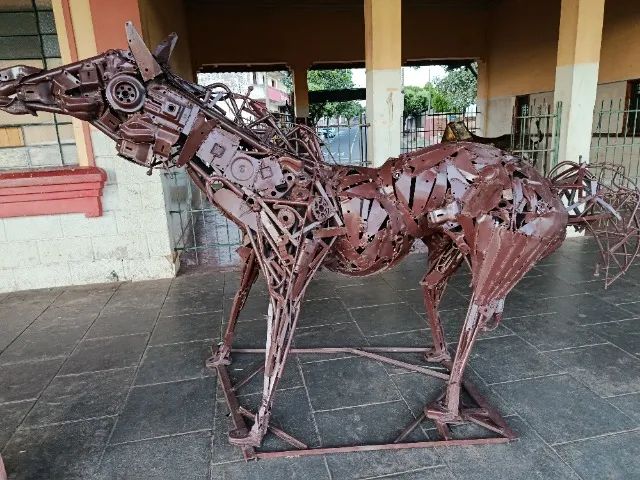 Cavalo escultura - Foto 2