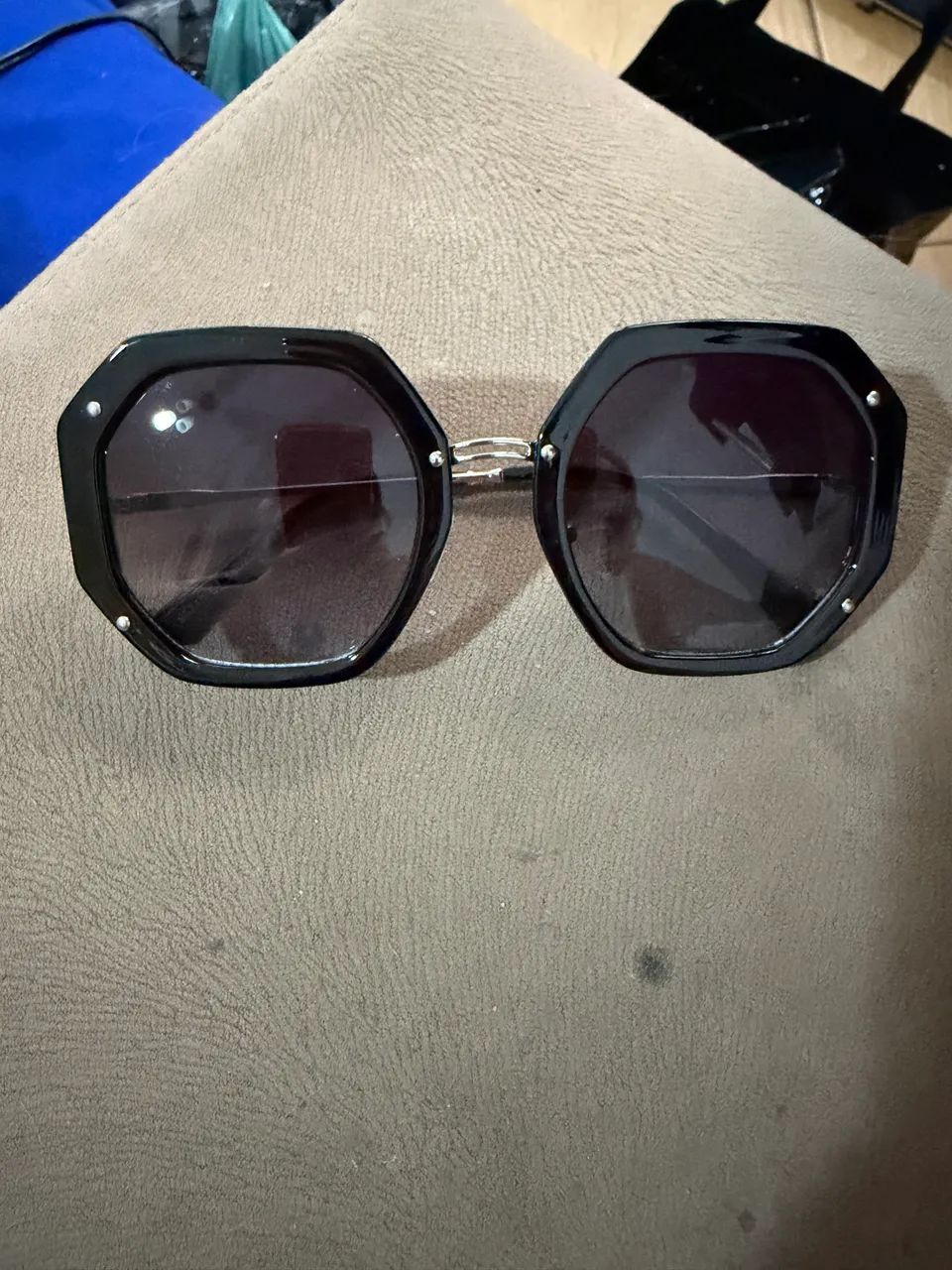 Vendo óculos de sol 