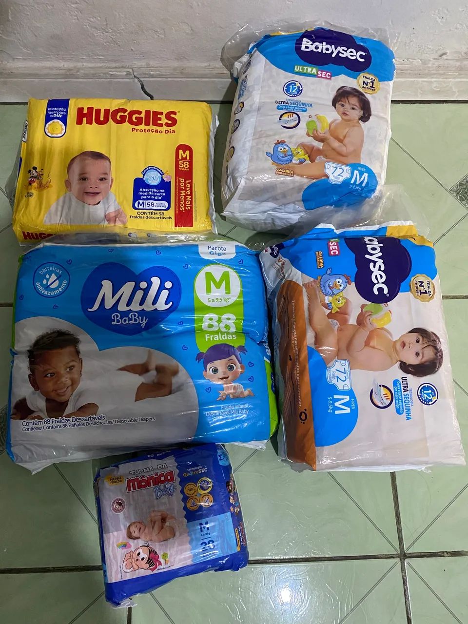 Pacotes de fraldas lacrado - Ótimo preço 