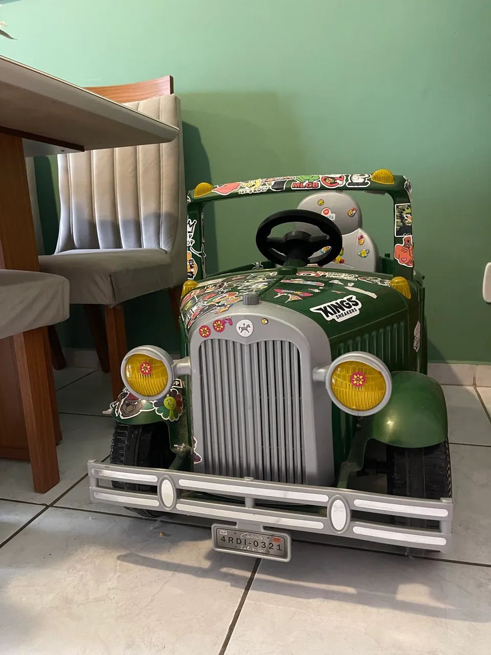 Carrinho Jeep infantil 