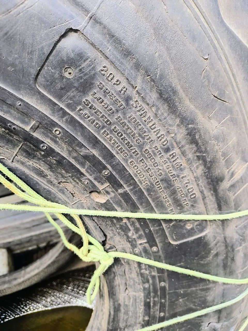 Pneu para trator cat pá carregadeira no estado  - Foto 5