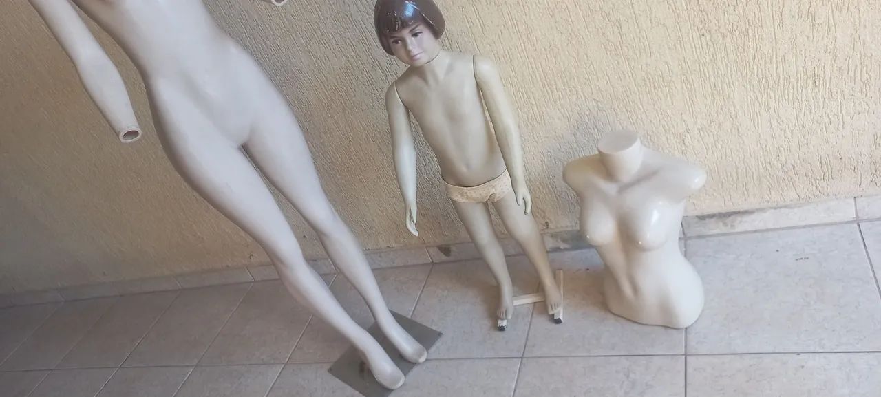 CONJUNTO 3 MANEQUINS EM ESTADO DE NOVOS - Foto 2