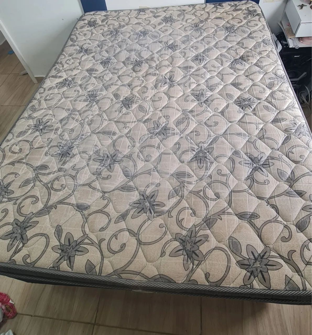 Double bed frame + mattress65704323659394122