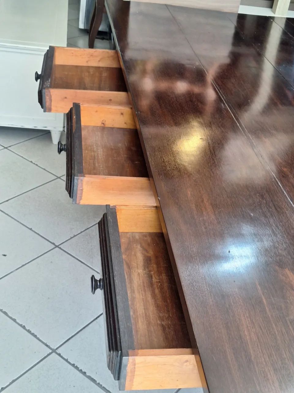 Mesa em madeira maciça  em jacarandá  - Foto 2