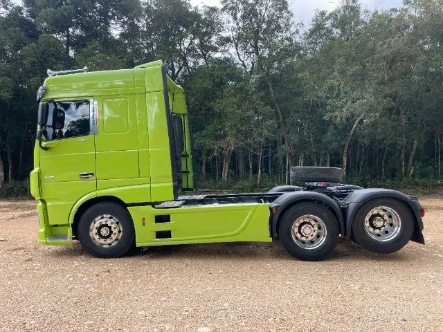 DAF XF 480 6X2 TETO BAIXO ANO 2024 COM 180 MIL KM COM RODAS DE ALUMINIO + KIT DEFLETOR DE  - Foto 9