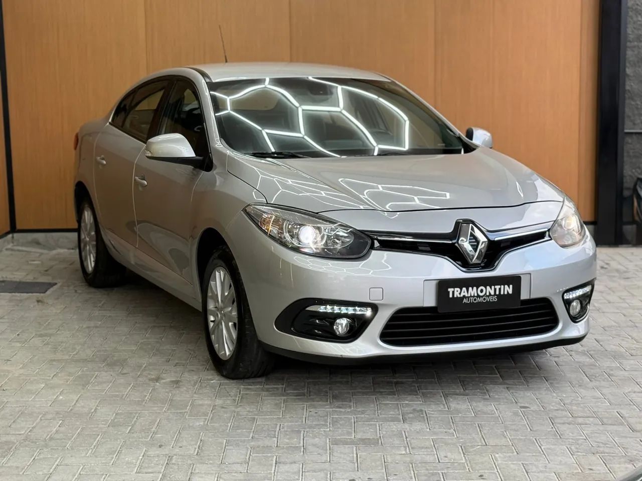 Renault Fluence Sed. Dyn. Plus 2.0 16V Flex Aut. 2016 - Foto 4