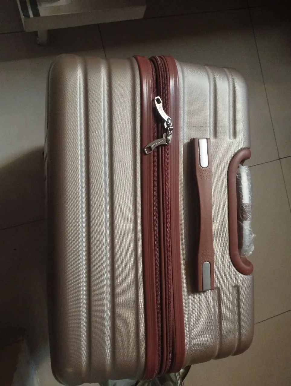 Mala nunca usada em perfeito estado  - Foto 2