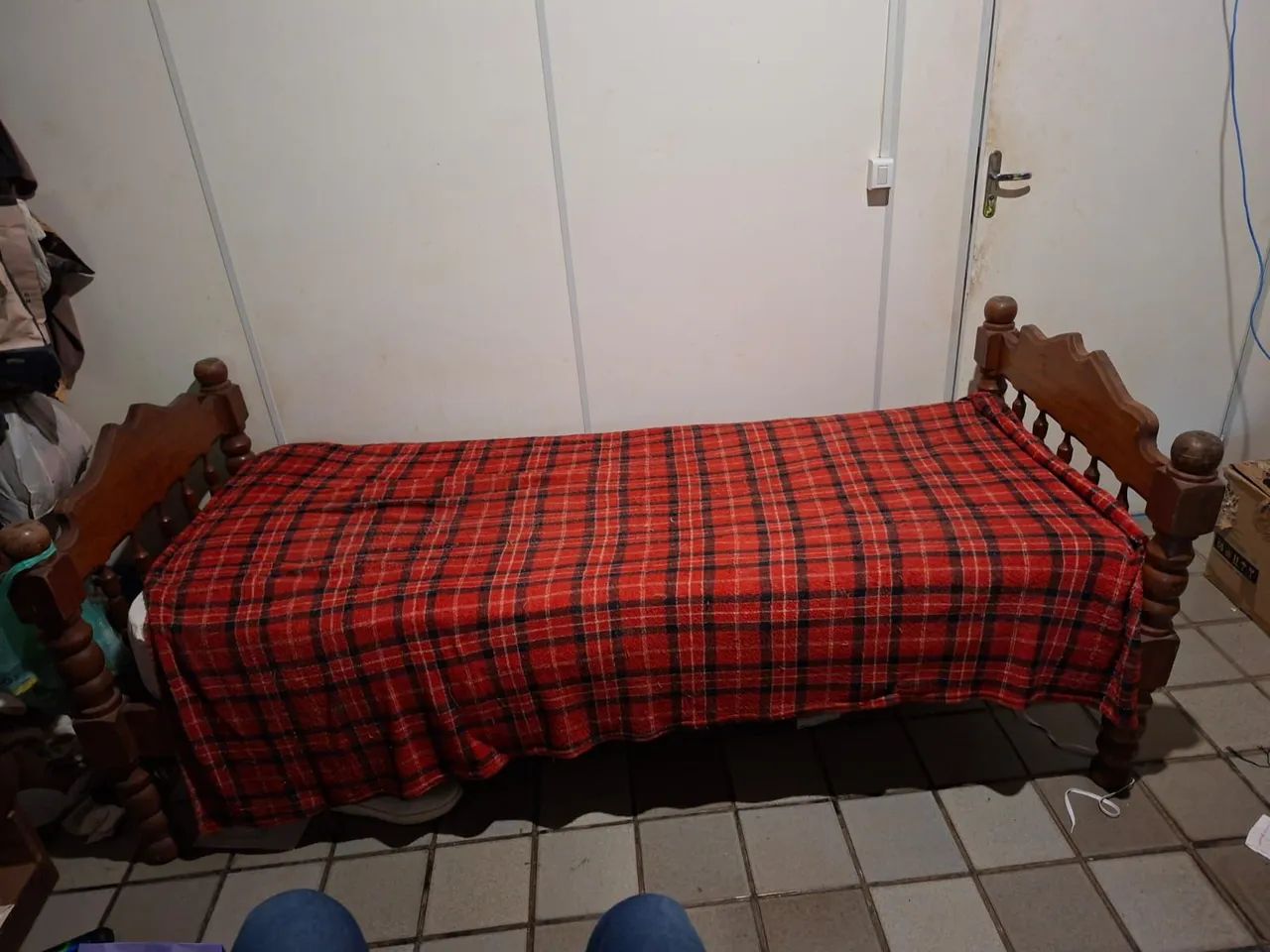 Vendo Cama de Solteiro + Cj de mesa c/ 2 cadeiras  - Foto 2