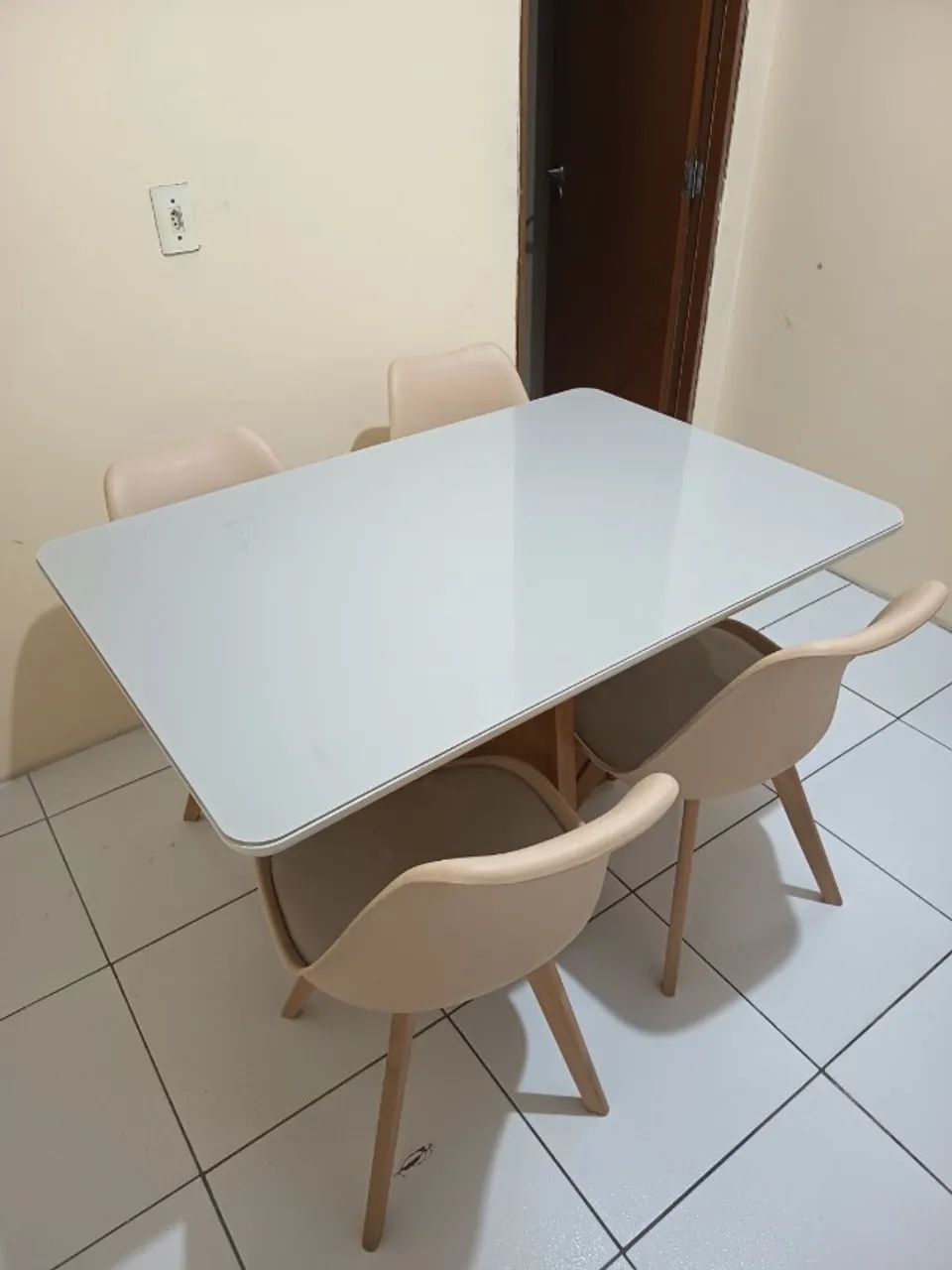 Mesa de Jantar com 4 Cadeiras Eames Estofadas 120x80 - Foto 3