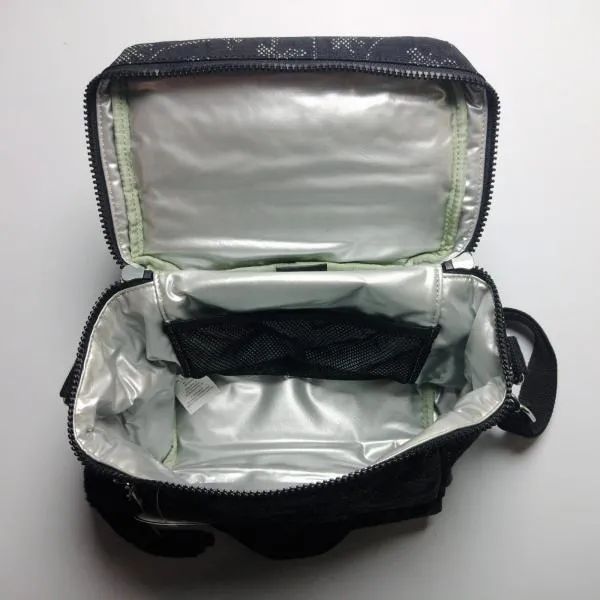 KIPLING - BOLSA TÉRMICA KIPLING NA COR PRETA NOVA/LACRADA - Foto 4