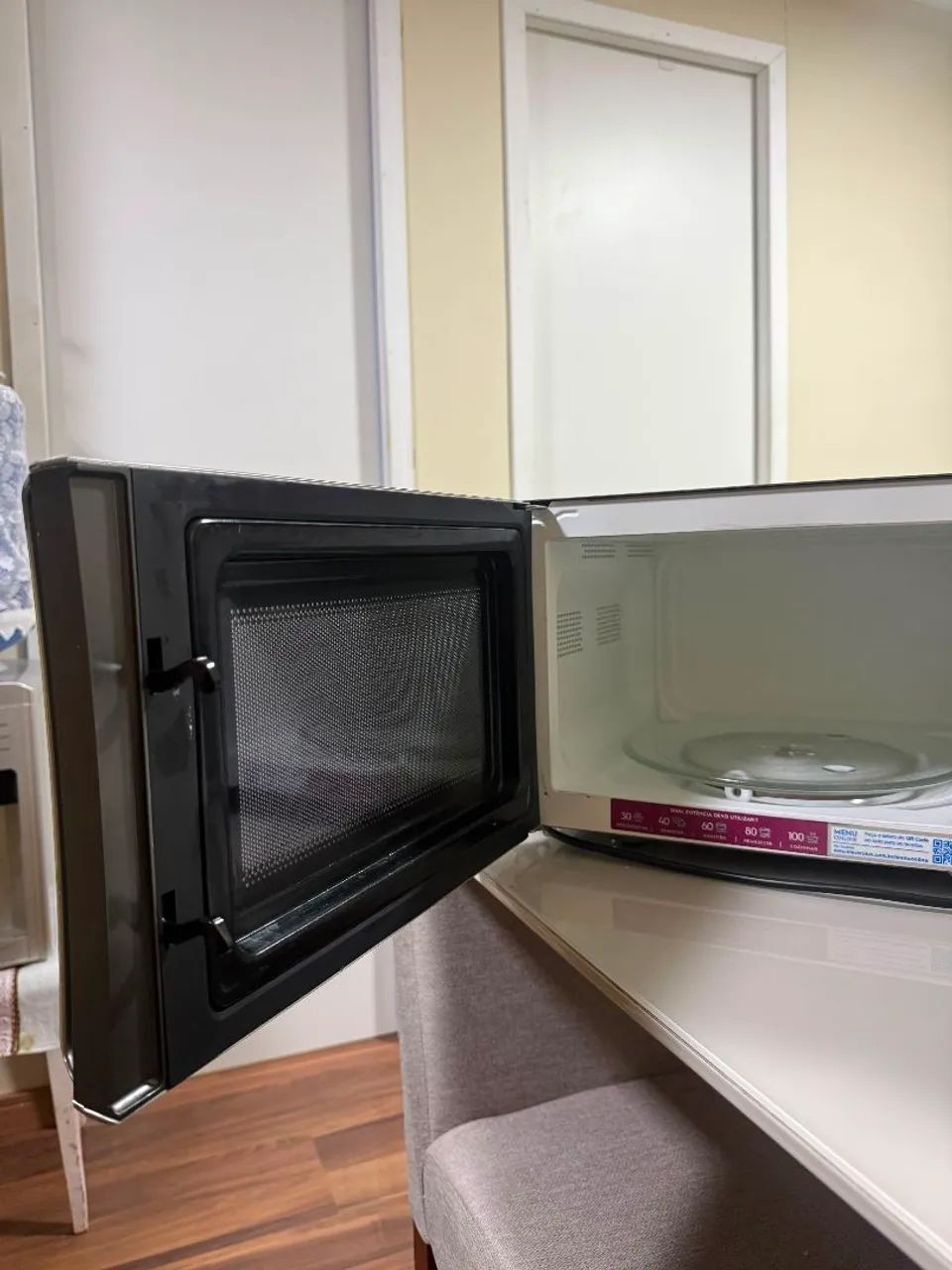 Vendo Micro-ondas Electrolux 27L - Foto 5