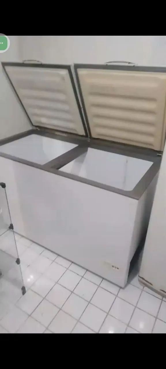 Vendo freezer em ótimo estado espaço e bom congelamento  - Foto 2