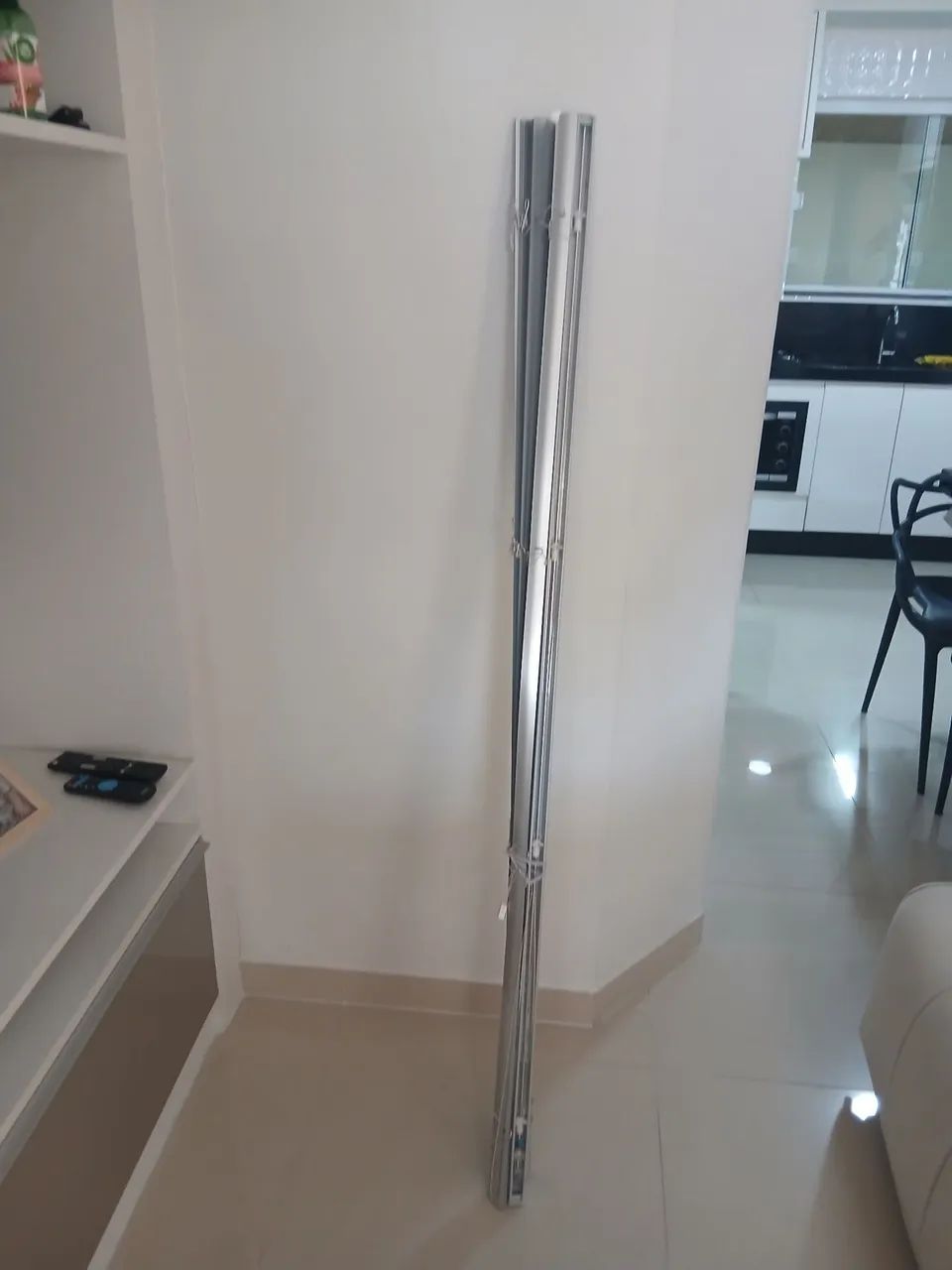 Vendo uma persiana e duas cadeiras novas  - Foto 4