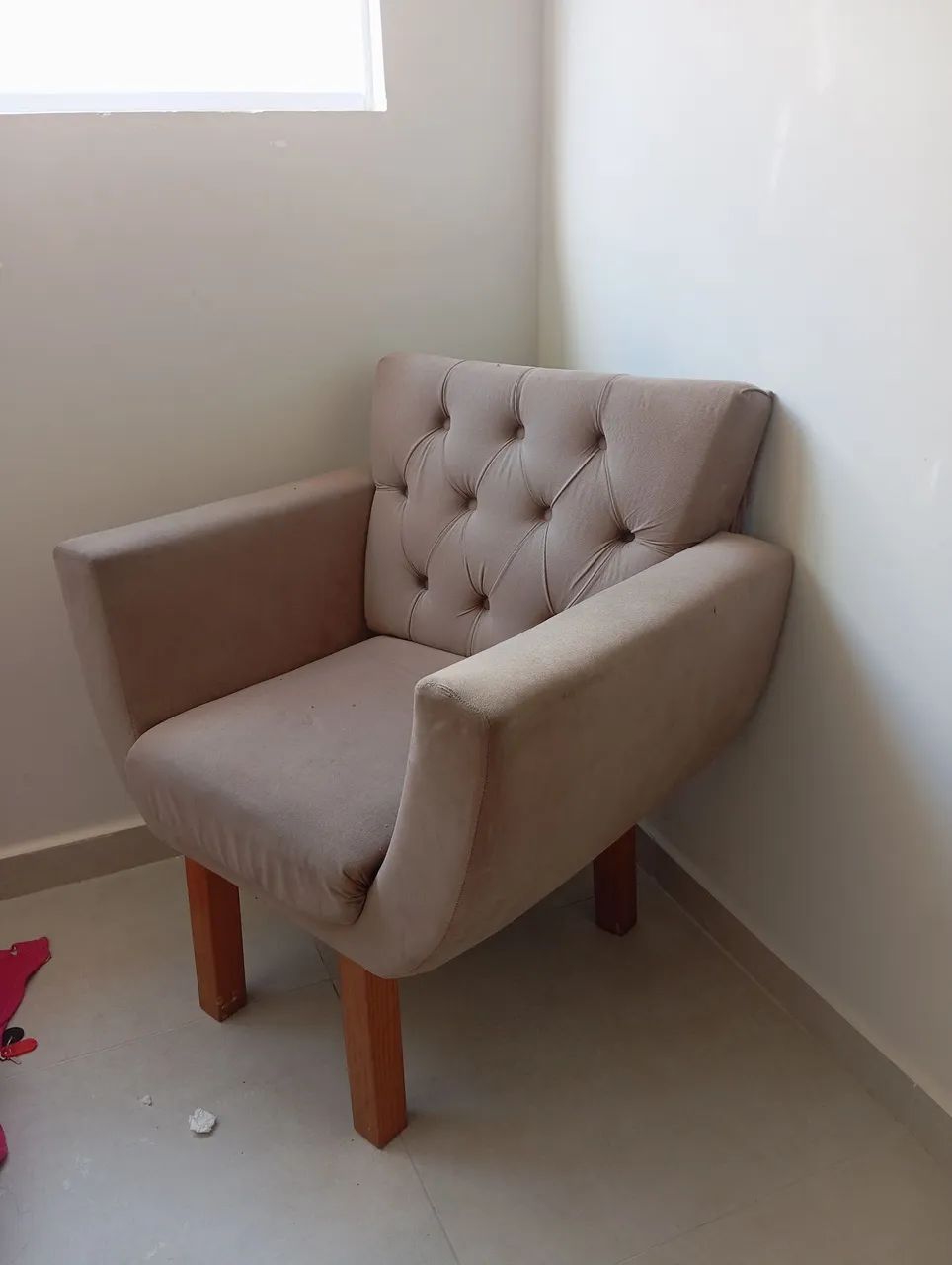 Vendo Poltrona, Ótima qualidade e  lindo desing  - Foto 3