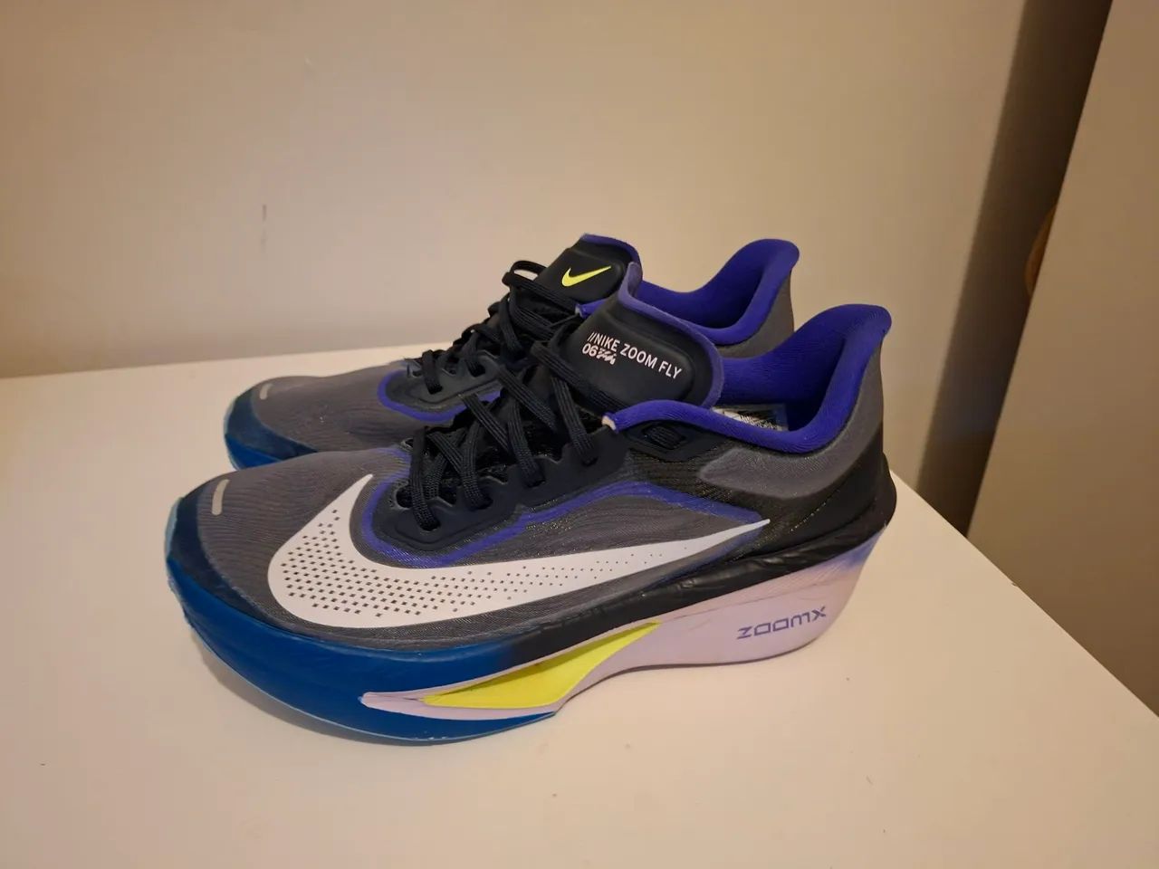 Tenis Corrida Nike Zoom Fly 6 com placa de carbono (TAM 41